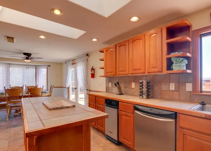 Picturesque Page Home Near Lake Powell And Hiking!